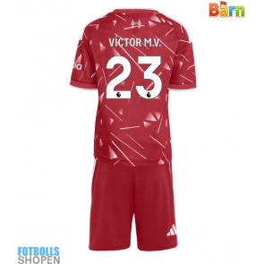 Billiga Liverpool Victor Munoz #23 Hemmatröja Barn 2026-27 Kortärmad (+ Korta byxor)
